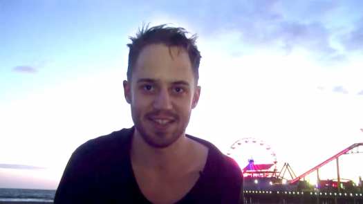 141130-zadrozny-seduction-tease_ddc4rk