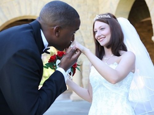 338-0620234342-black-white-marriages-triple-over-last-three-decades-thumb-400xauto-9741
